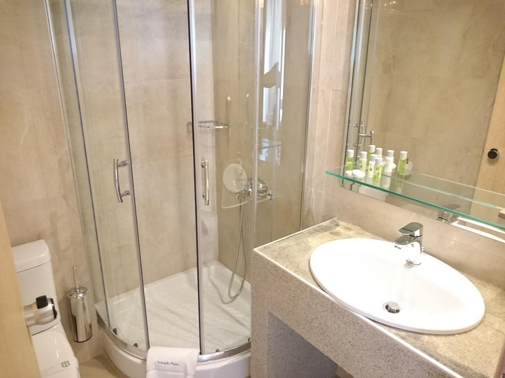 Artemis Plaza Агия-Параскеви